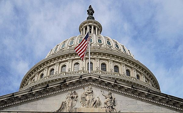 Сенат США принял пакет инициатив на $430 млрд по снижению инфляции