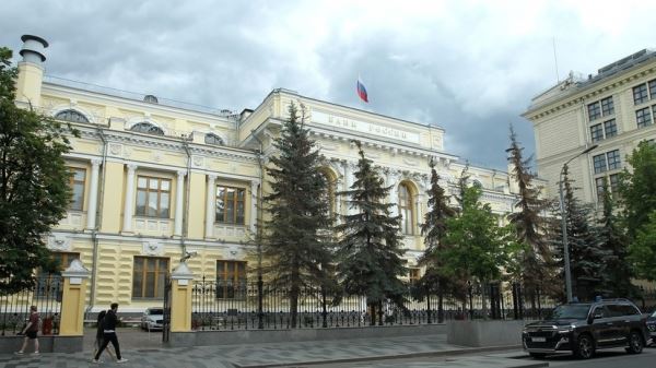 До 9 марта 2023 года: Банк России продлил ограничения на снятие иностранной наличной валюты