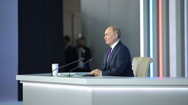 Путин утвердил право использовать маткапитал на частные образовательные услуги